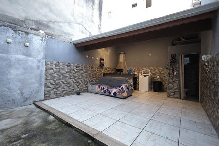 Casa à venda com 95m², 2 quartos e 2 vagas Casa à venda com 95m², 2 quartos e 2 vagasQuintal, área de serviço e churrasqueira