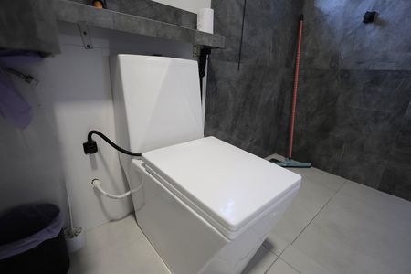 Casa à venda com 95m², 2 quartos e 2 vagas Casa à venda com 95m², 2 quartos e 2 vagasBanheiro 2