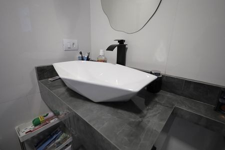 Casa à venda com 95m², 2 quartos e 2 vagas Casa à venda com 95m², 2 quartos e 2 vagasBanheiro 2