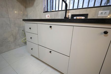 Casa à venda com 95m², 2 quartos e 2 vagas Casa à venda com 95m², 2 quartos e 2 vagasCozinha