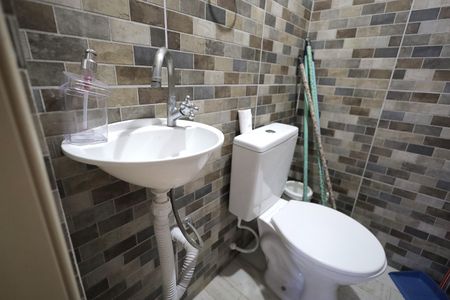 Casa à venda com 95m², 2 quartos e 2 vagas Casa à venda com 95m², 2 quartos e 2 vagasBanheiro 3