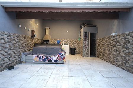 Casa à venda com 95m², 2 quartos e 2 vagas Casa à venda com 95m², 2 quartos e 2 vagasQuintal, área de serviço e churrasqueira