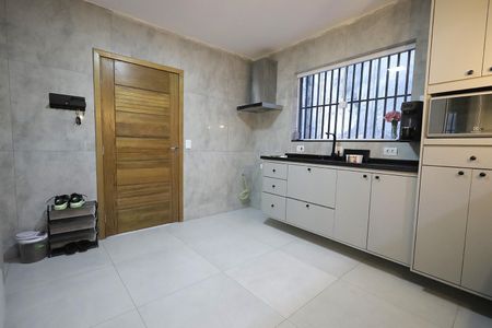 Casa à venda com 95m², 2 quartos e 2 vagas Casa à venda com 95m², 2 quartos e 2 vagasCozinha
