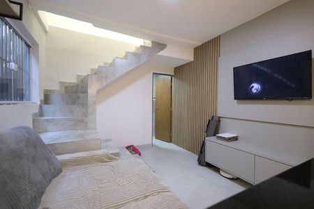 Casa à venda com 95m², 2 quartos e 2 vagas Casa à venda com 95m², 2 quartos e 2 vagasSala