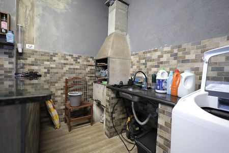 Casa à venda com 95m², 2 quartos e 2 vagas Casa à venda com 95m², 2 quartos e 2 vagasQuintal, área de serviço e churrasqueira