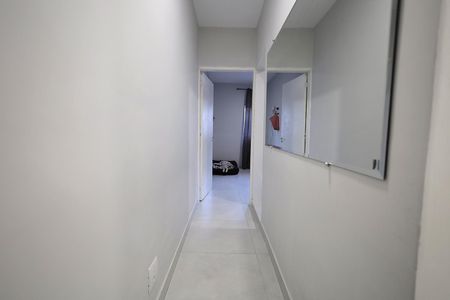 Casa à venda com 95m², 2 quartos e 2 vagas Casa à venda com 95m², 2 quartos e 2 vagasCorredor
