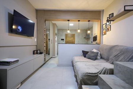 Casa à venda com 95m², 2 quartos e 2 vagas Casa à venda com 95m², 2 quartos e 2 vagasSala