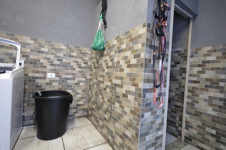 Casa à venda com 95m², 2 quartos e 2 vagas Casa à venda com 95m², 2 quartos e 2 vagasQuintal, área de serviço e churrasqueira