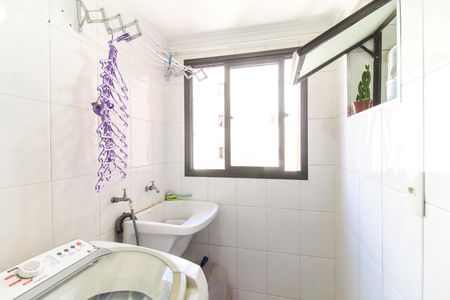 Apartamento à venda com 64m², 3 quartos e 1 vagaÁrea de Serviço