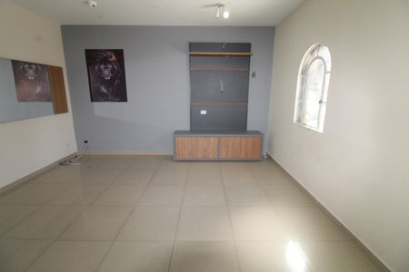 Casa para alugar com 100m², 3 quartos e 4 vagasSala