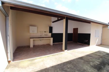 Casa para alugar com 100m², 3 quartos e 4 vagasQuintal