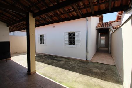 Casa para alugar com 100m², 3 quartos e 4 vagasQuintal