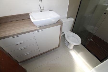 Casa para alugar com 100m², 3 quartos e 4 vagasBanheiro da Suíte