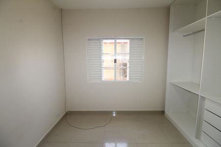 Casa para alugar com 100m², 3 quartos e 4 vagasQuarto 2