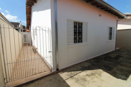 Casa para alugar com 100m², 3 quartos e 4 vagasQuintal