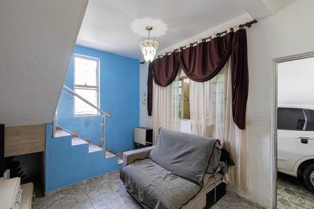 Sala de casa para alugar com 2 quartos, 80m² em Cidade Antônio Estêvão de Carvalho, São Paulo