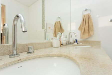 Apartamento à venda com 160m², 3 quartos e 3 vagasBanheiro da Suíte 1