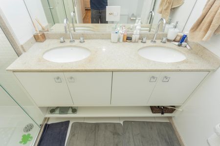 Apartamento à venda com 160m², 3 quartos e 3 vagasBanheiro da Suíte 1