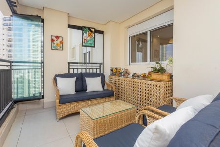 Apartamento à venda com 160m², 3 quartos e 3 vagasVaranda