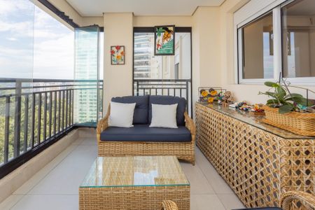 Apartamento à venda com 160m², 3 quartos e 3 vagasVaranda