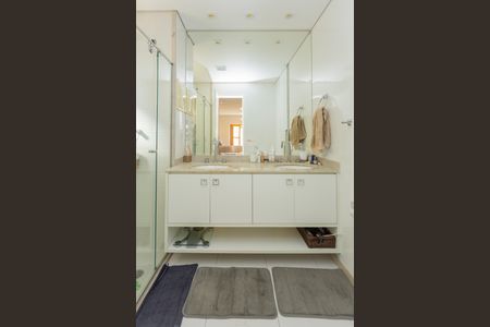 Apartamento à venda com 160m², 3 quartos e 3 vagasBanheiro da Suíte 1