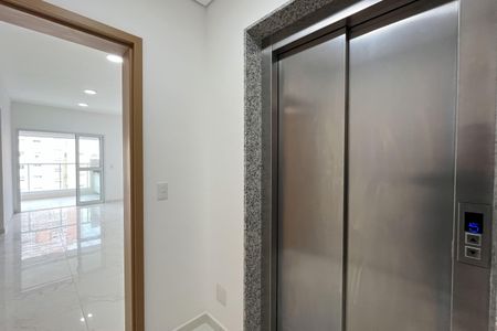 Sala de apartamento para alugar com 2 quartos, 87m² em Gonzaga, Santos