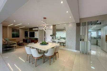 Apartamento à venda com 190m², 3 quartos e 4 vagas