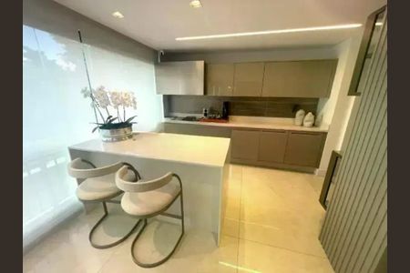 Apartamento à venda com 220m², 3 quartos e 3 vagas