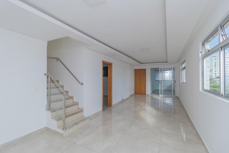 Apartamento à venda com 4 quartos, 259m² em Floresta, Belo Horizonte