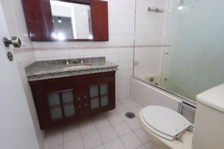 Apartamento à venda com 82m², 3 quartos e 1 vagaBanheiro da Suíte
