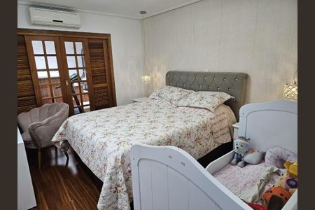 Casa à venda com 3 quartos, 150m² em Vila Palmares, Santo André