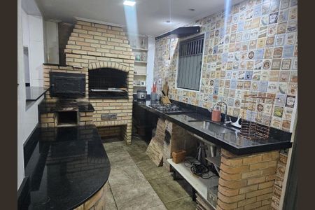 Casa à venda com 3 quartos, 150m² em Vila Palmares, Santo André