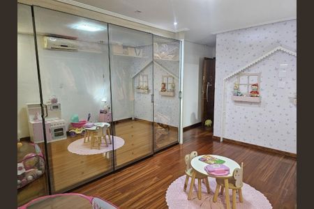 Casa à venda com 3 quartos, 150m² em Vila Palmares, Santo André