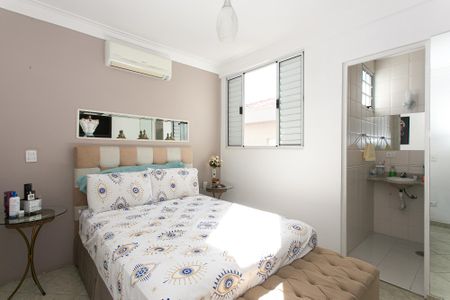 Casa de condomínio à venda com 135m², 3 quartos e 2 vagasSuíte