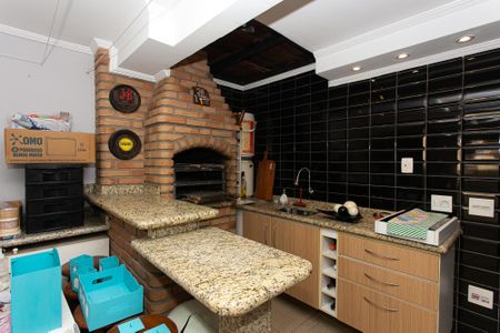 Casa de condomínio à venda com 135m², 3 quartos e 2 vagasChurrasqueira