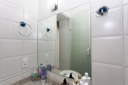 Casa de condomínio à venda com 135m², 3 quartos e 2 vagasBanheiro