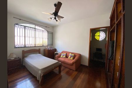 Casa à venda com 1240m², 5 quartos e 4 vagas