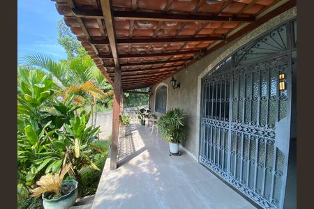 Casa à venda com 1240m², 5 quartos e 4 vagas