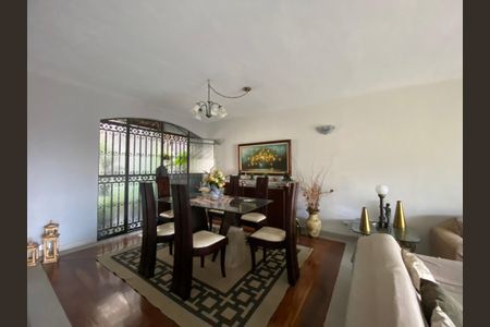 Casa à venda com 1240m², 5 quartos e 4 vagas
