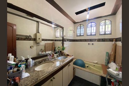 Casa à venda com 5 quartos, 1240m² em Água Santa, Rio de Janeiro