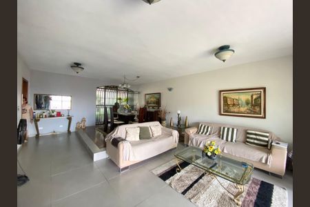Casa à venda com 1240m², 5 quartos e 4 vagas