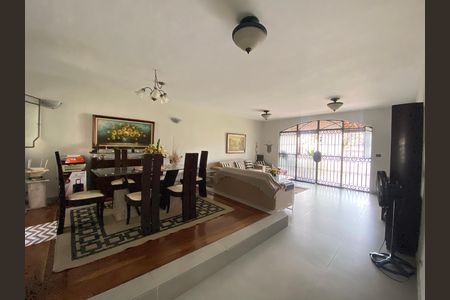Casa à venda com 1240m², 5 quartos e 4 vagas