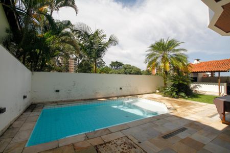 Casa à venda com 300m², 4 quartos e 3 vagasPiscina e Churrasqueira
