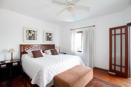 Casa à venda com 300m², 4 quartos e 3 vagasSuíte 1