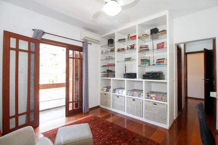 Casa à venda com 300m², 4 quartos e 3 vagasSuíte 3