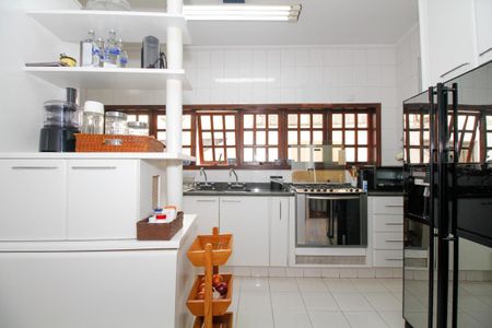 Casa à venda com 300m², 4 quartos e 3 vagasCozinha