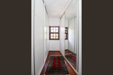 Casa à venda com 300m², 4 quartos e 3 vagasCloset da Suíte 1