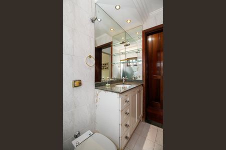Casa à venda com 300m², 4 quartos e 3 vagasBanheiro da Suíte 3