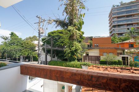 Casa à venda com 300m², 4 quartos e 3 vagasVaranda da Suíte 3