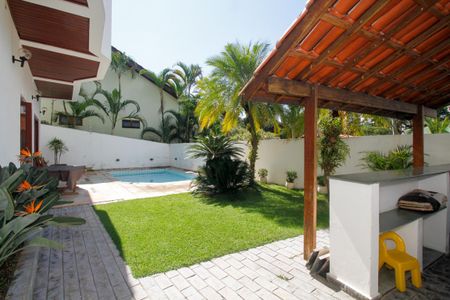 Casa à venda com 300m², 4 quartos e 3 vagasPiscina e Churrasqueira